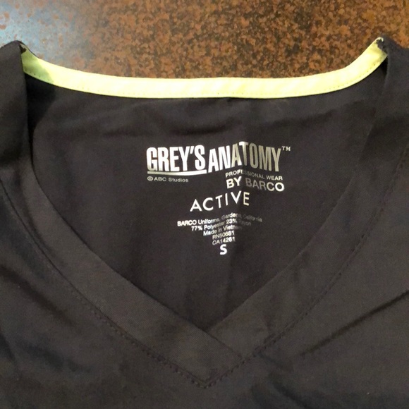 Grey’s Anatomy BARCO Active Scrubs- Gray/Small - Picture 4 of 7